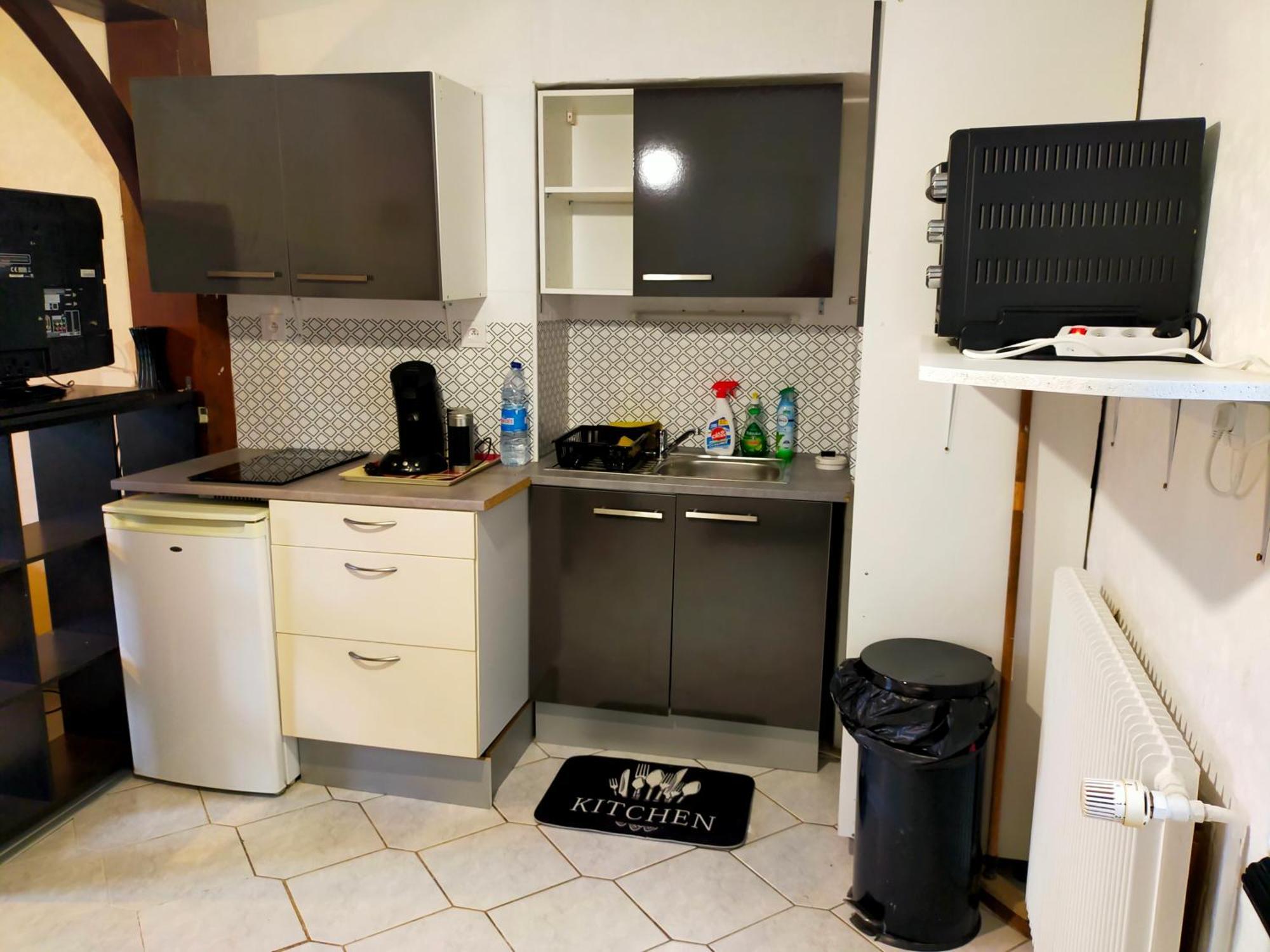 Studio En Rdc Avec Balcon Centre Vitre Exterior photo